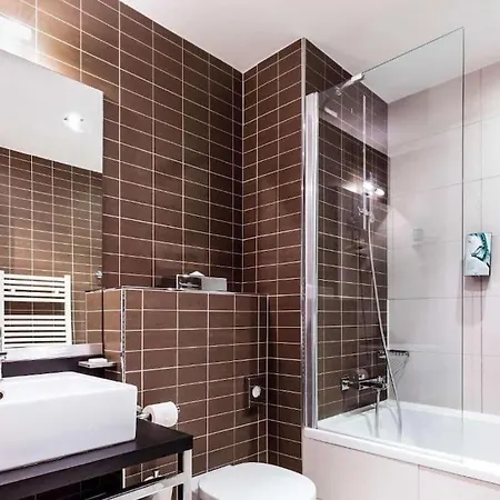 Apartment Disneyland Deluxe Flat, Outside Pool, Climatisation, 1 Min To Parks