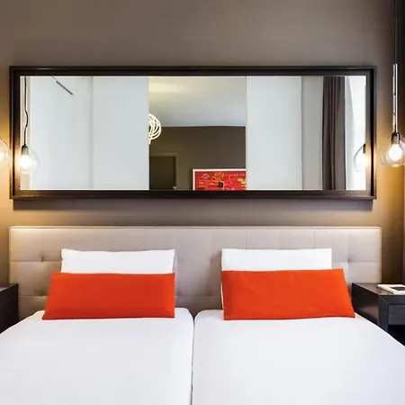 Disneyland Deluxe Flat, Outside Pool, Climatisation, 1 Min To Parks Serris