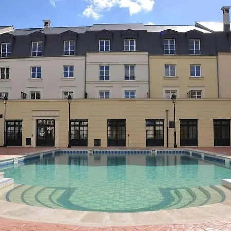 Apartment Disneyland Deluxe Flat, Outside Pool, Climatisation, 1 Min To Parks *