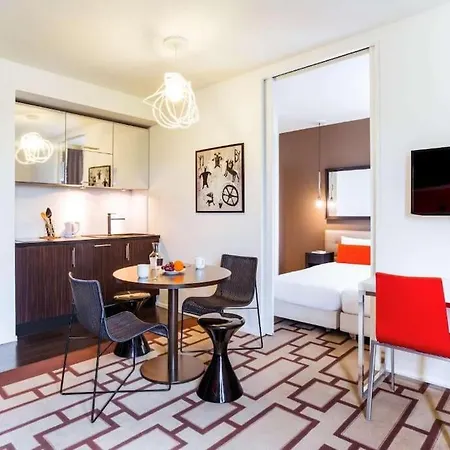 Disneyland Deluxe Flat, Outside Pool, Climatisation, 1 Min To Parks